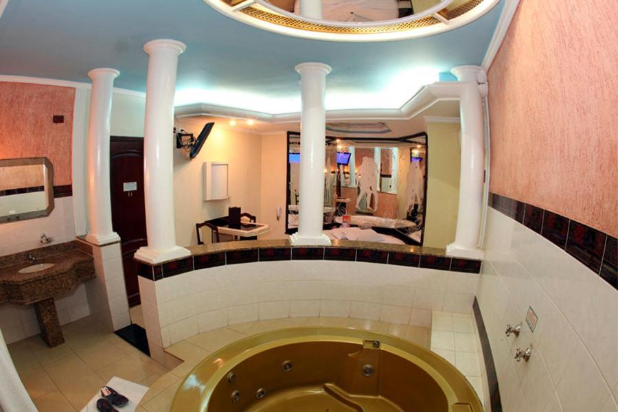 Hotel & Motel Le Baron (Adults Only) Pôrto Ferreira Zewnętrze zdjęcie
