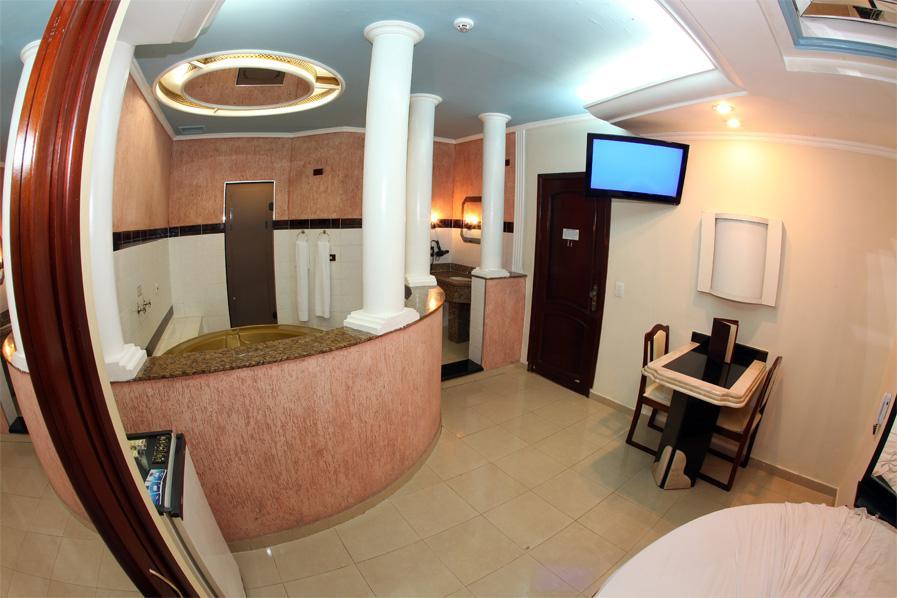 Hotel & Motel Le Baron (Adults Only) Pôrto Ferreira Zewnętrze zdjęcie